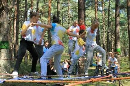 Little camp. Международный лагерь. Международный лагерь д.Ивакино. Лагерь маленький фонарщик лагерь. Ноорус Международный лагерь.