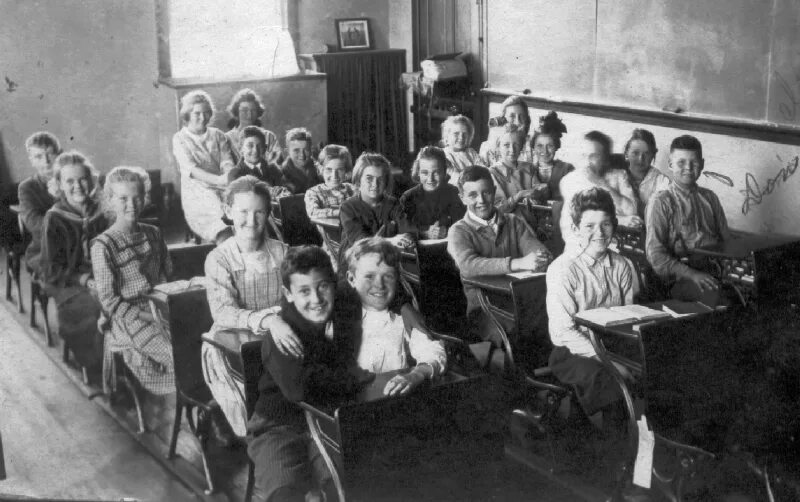 Дети в школе 1918. Школа 1936 года. Школа 1936. Школы москвы 1936 года. С/х школа имени р.