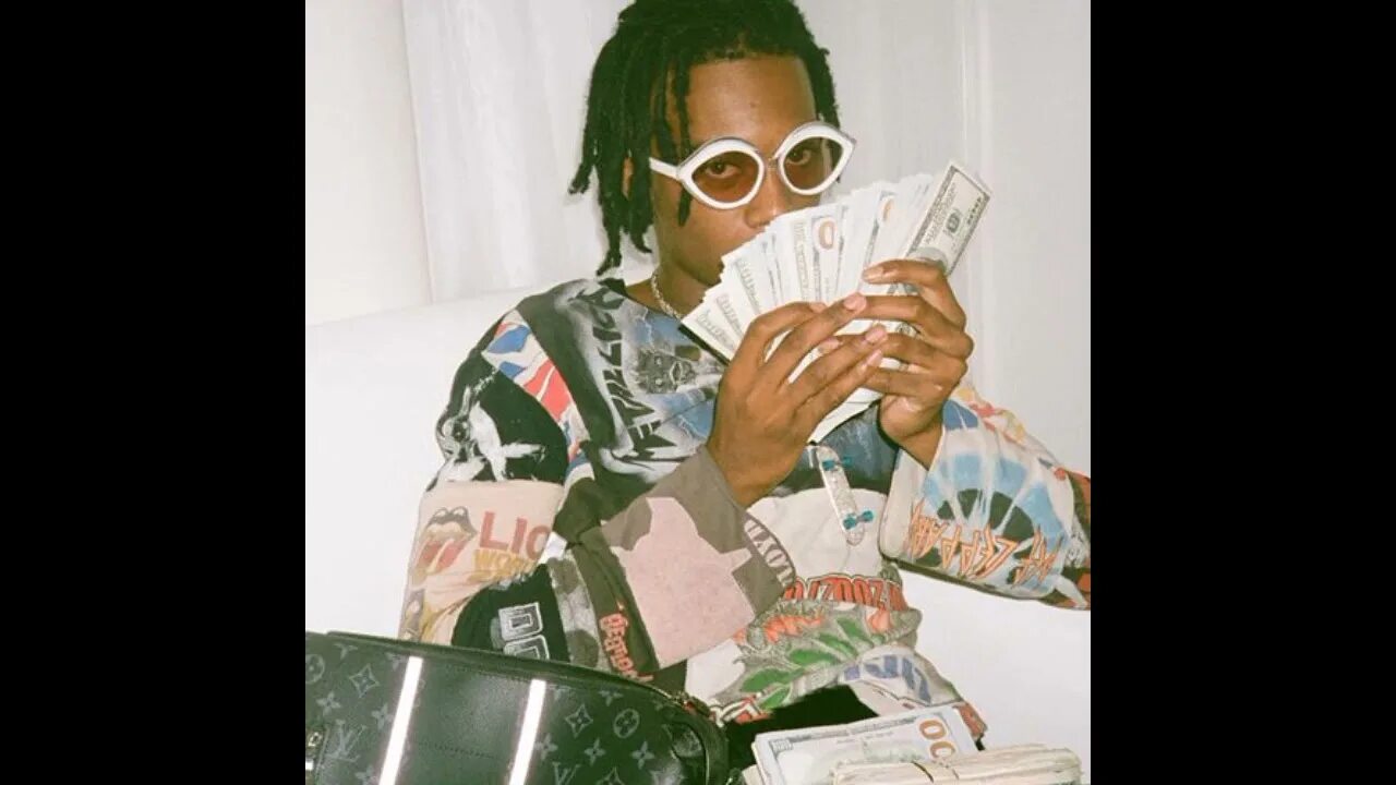 Money so big slowed. Playboi Carti с тянкой. Sofaygo деньги. Playboi Carti Lean drinking.