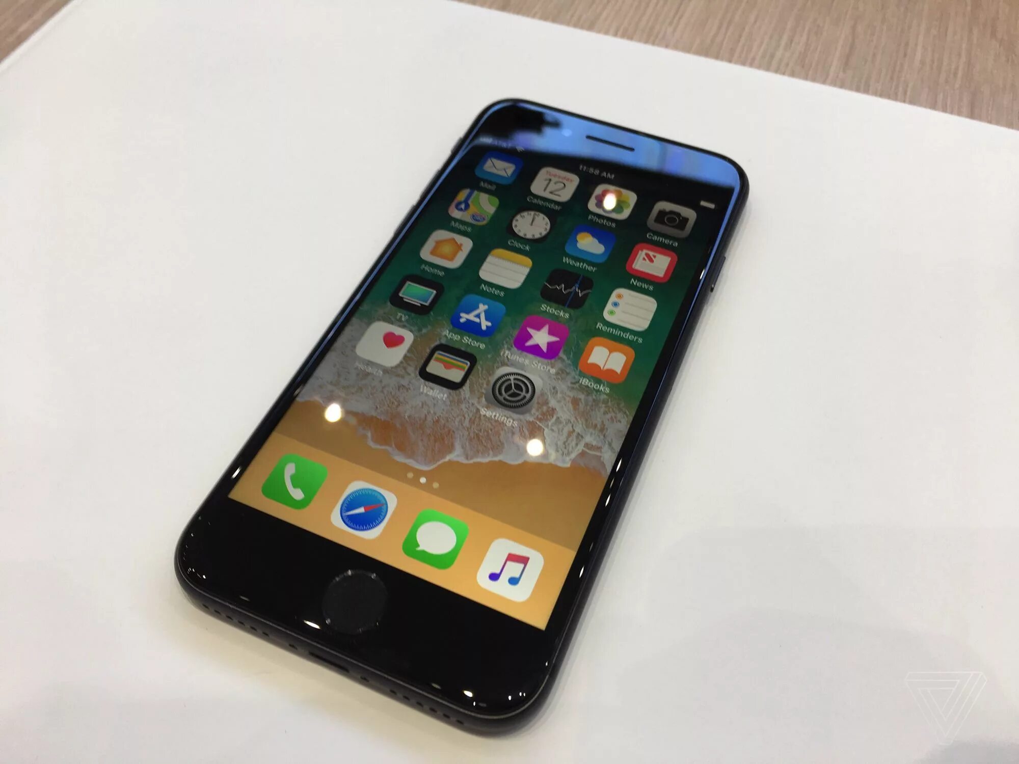 Фотографии айфона 8. Apple iphone 8 white. Айфон 8 плюс. Iphone 8 plus. Фотографии айфона 8.