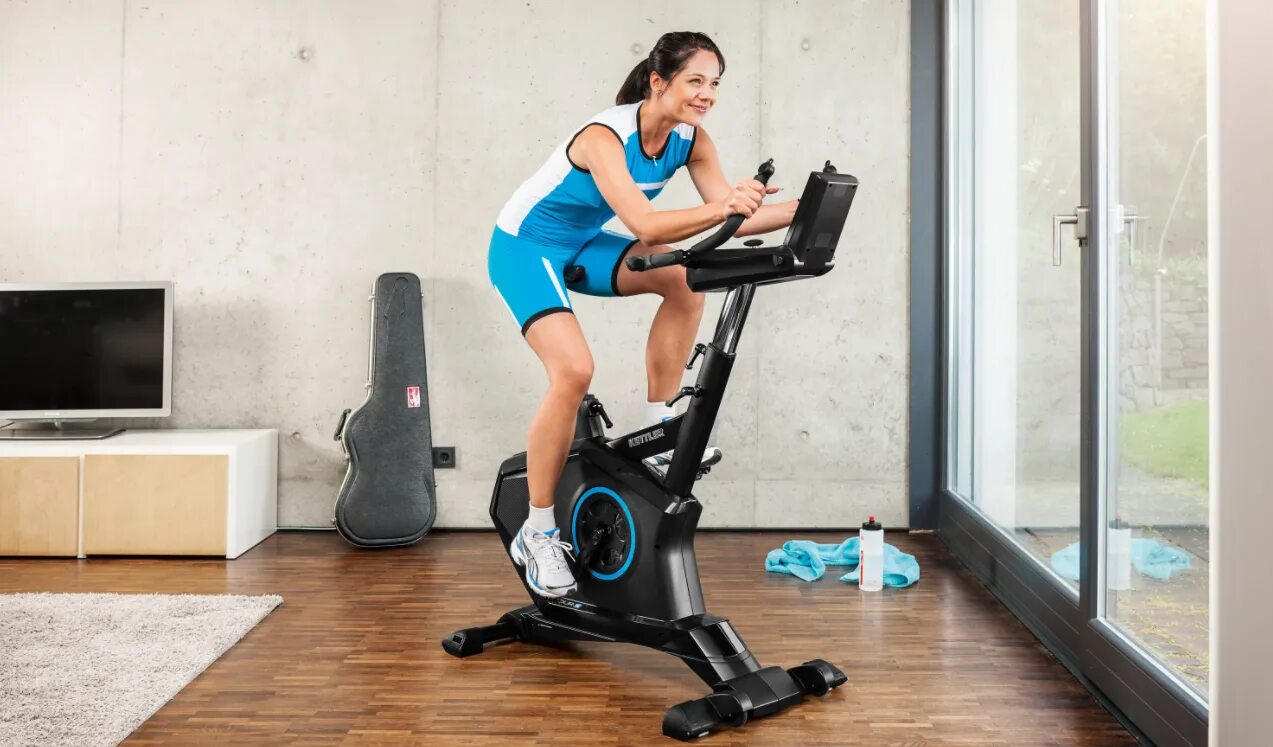 Велотренажер в школе. Тренажер велотренажер exercise bike dm 1510. Велотренажер для дома польза. Пелотон тренажер. Польза велотренажера для мужчин.
