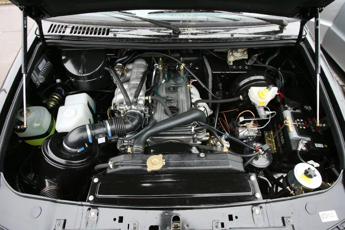 Расход топлива уаз 409 двигатель. Мотор УАЗ Патриот 2.7 бензин. Двигатель УАЗ Патриот 2.7. УАЗ Патриот двигатель 2.2 дизель. УАЗ Патриот дизель 2014 под капотом.
