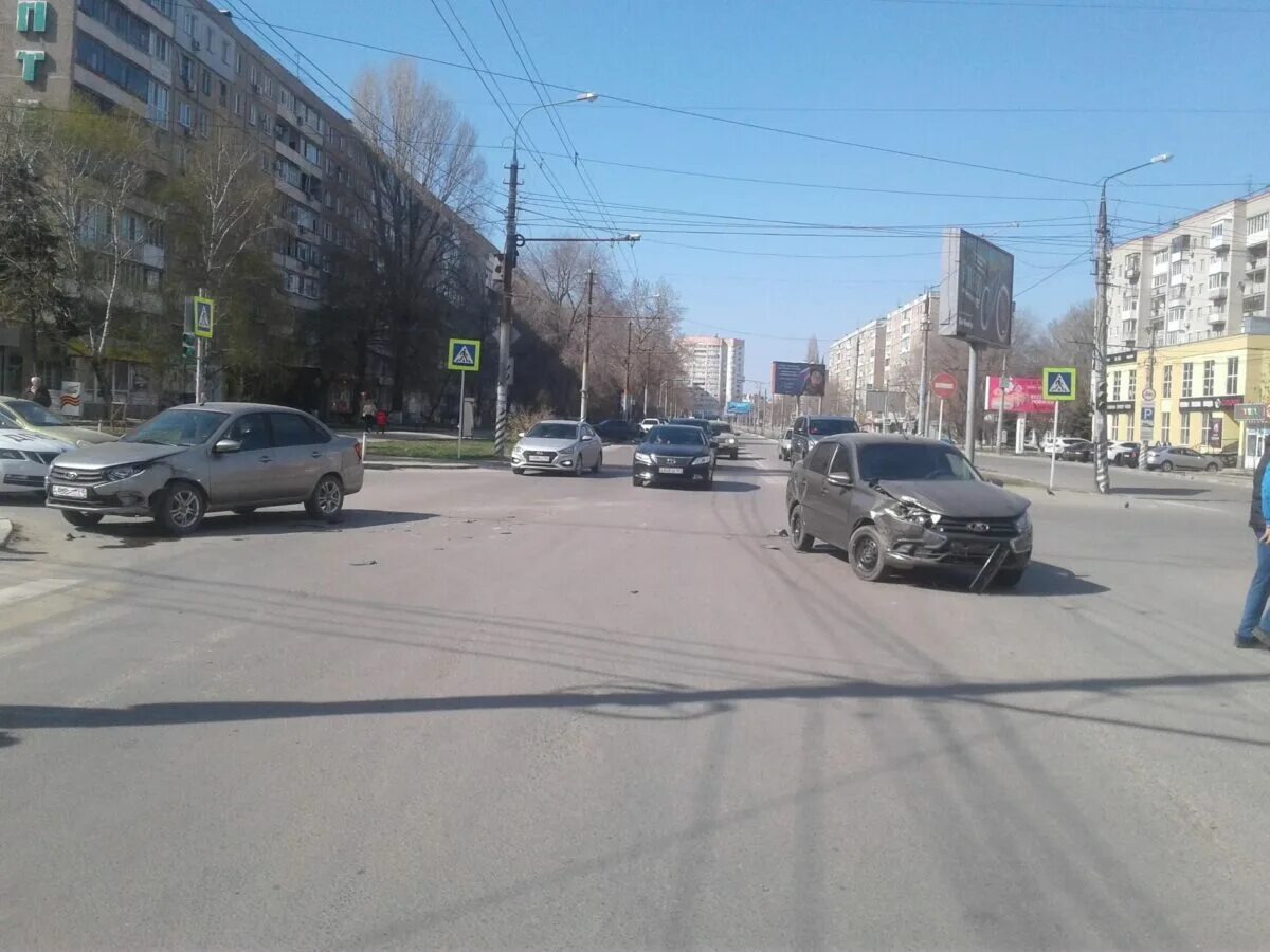 Дтп у энгельса саратовская область. Чебоксарах ул энгельса 2. Чп саратовская область энгельс. Саратов октябрь 2022. 30 мая 2020 года.