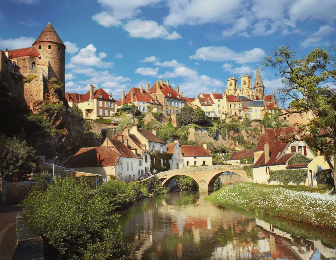 Бургундия франция достопримечательности. Бургундия кло де вужо. Бургундия франция. Бургундия франш конте виноградники. Франция бургундия.