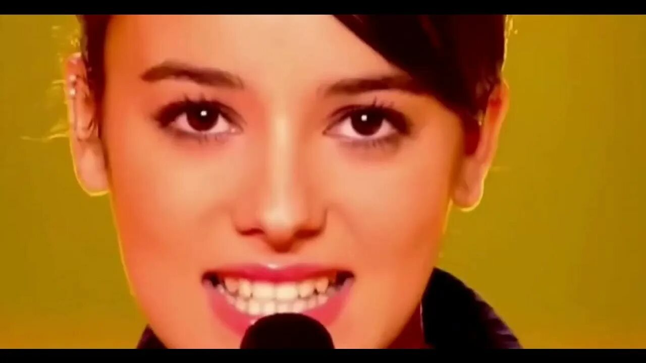 Alizee. Alizee la. Ализе французская певица. Alizee Бонита. Певица поет на французском