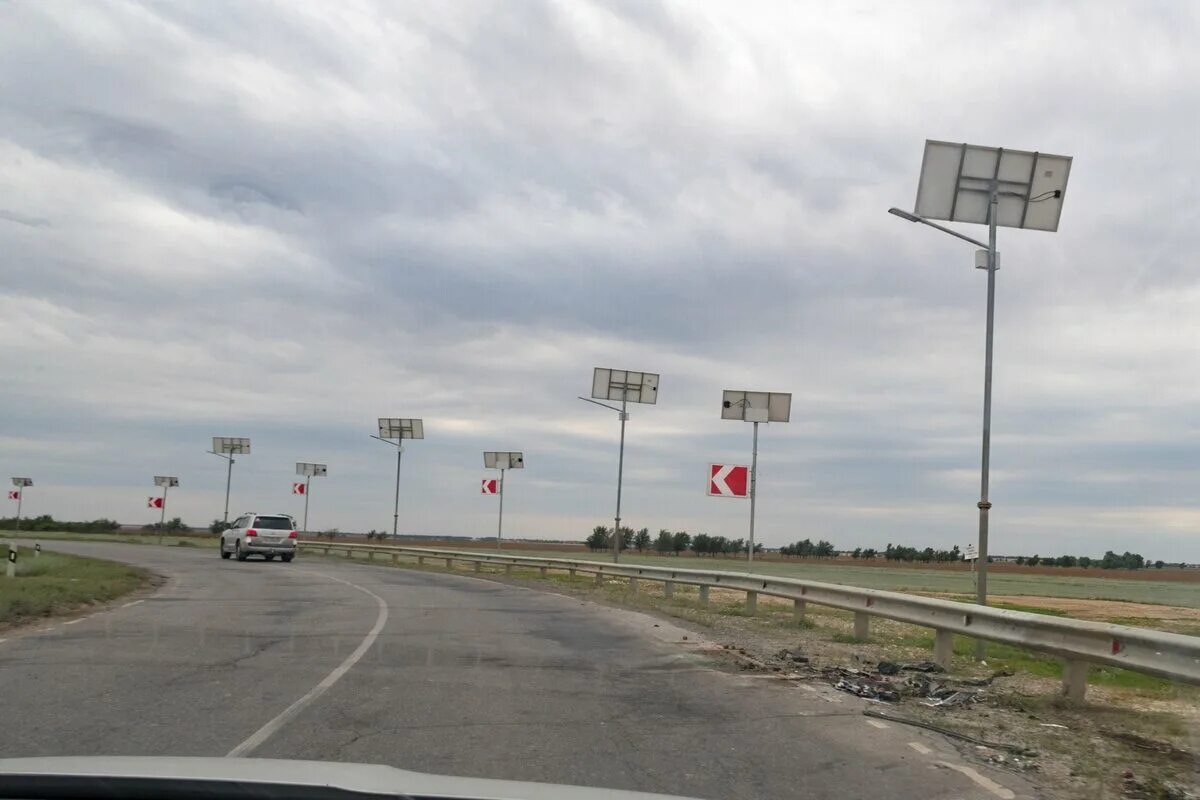 Сальск через волгоград. Трасса Волгоград Сальск. Дорога Сальск Волгоград. Дорога на Юг через Сальск. Сальск знак на дороге.