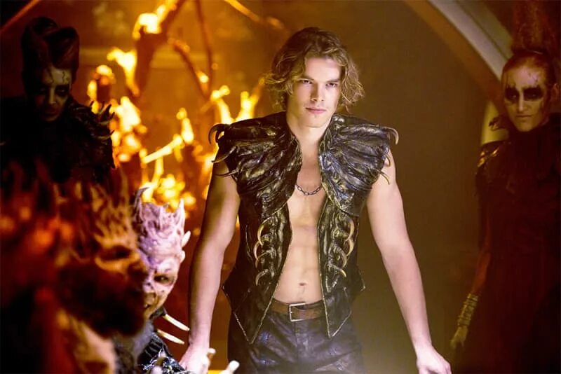 Sam corlett викинги торс. Сэм корлетт калибан. Leif eriksson iseland. Корлетт. Сэм корлетт.