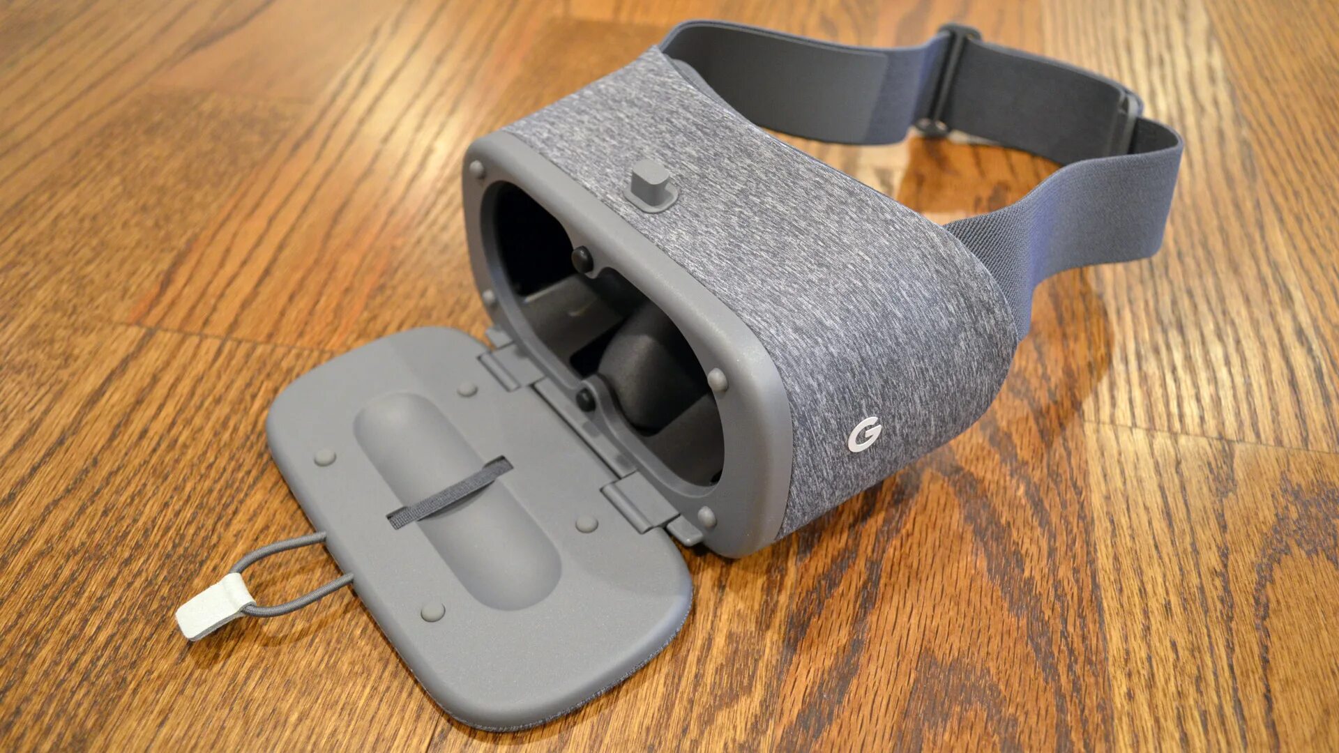 Очки VR Daydream. Daydream 242. Google Daydream view. Google Daydream коробка.