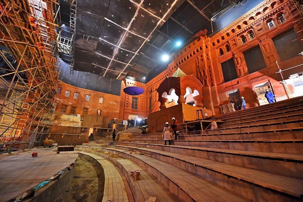 Электротеатр станиславского лестница. Москва большой театр после реконструкции. Реконструкция оперного театра в воронеже. Концертный зал мариинского театра. Реконструкция здания театра.