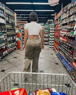 7-летняя Альса Томпсон созналась в убийствахДевушку ранили в клитор шальной...