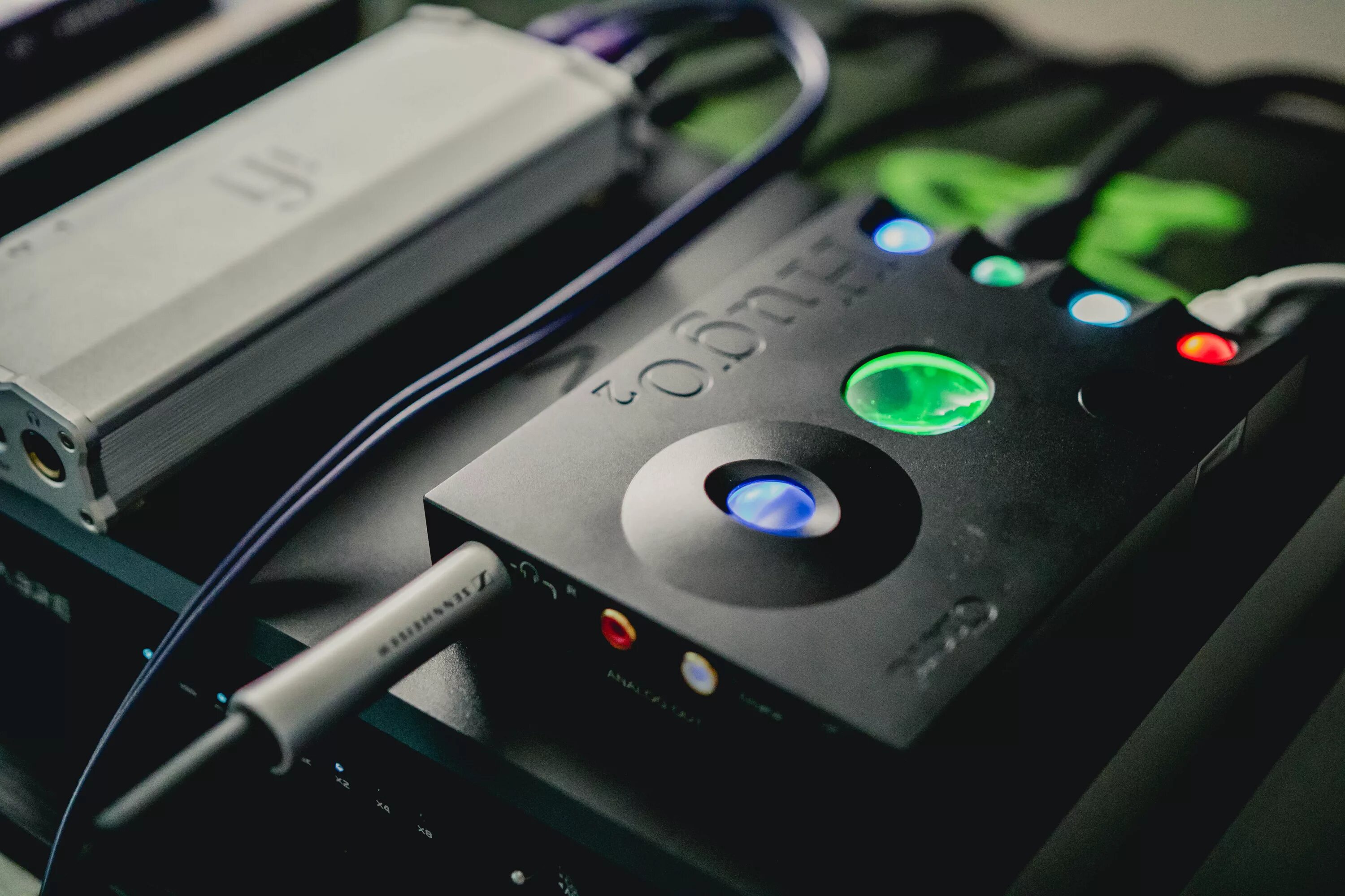 Chord hugo 2 vs mojo 2. Chord electronics hugo tt2 black. Chord hugo 2. Chord hugo 2. Chord electronics hugo.