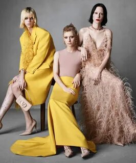 Valentino 擁 抱 多 元 時 裝 創 意.與 十 位 當 紅 造 型 師 合 作 打 造"Unboxing Valentino&q...