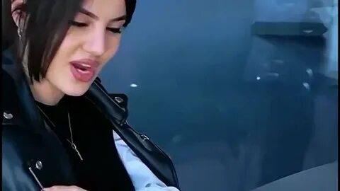 Песня забудь поет девушка