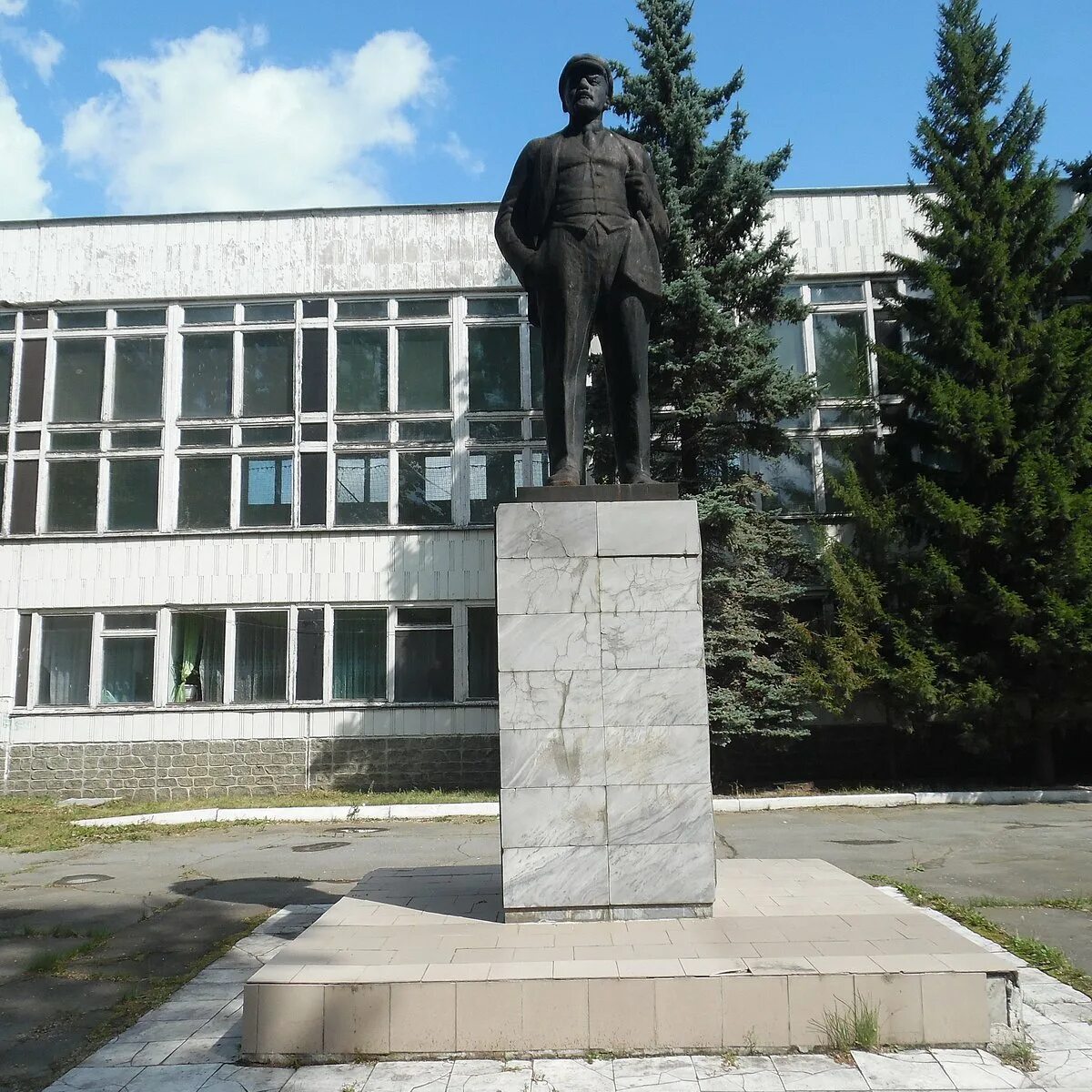 Ленин кыштым. Магазин 5 пятерочка г. Памятник александру 2 кыштым. Кыштым дк кирова. Кыштым челябинская область ул ленина дом 1.