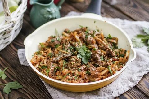 Свинина с капустой и овощами