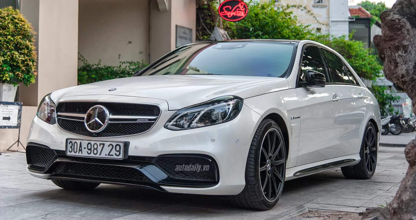 Мерседес е63 s. Мерседес е63 AMG S 2016. Мерседес е63 АМГ 2016. Mercedes e63 AMG 2016. Mercedes e63 АМГ 2016.