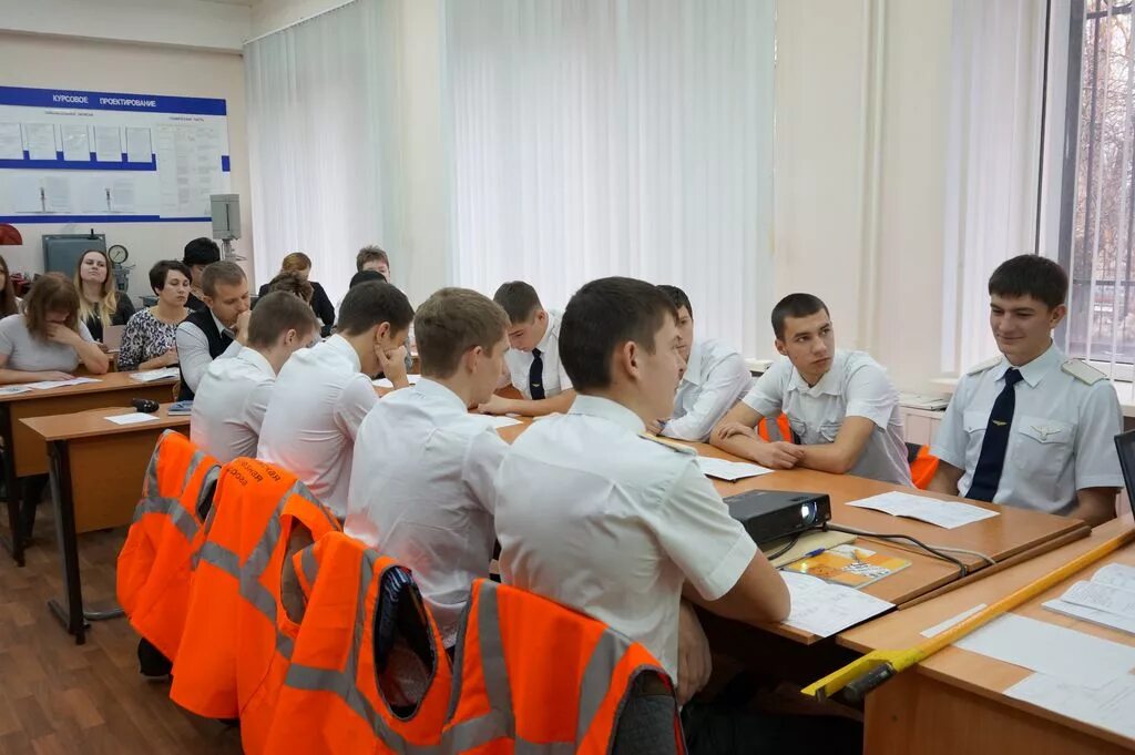 Ргупс город ростов-на-дону преподаватели 2003 год. Форма студентов ржд. Мудл втжт вологда. Колледж железнодорожного транспорта кжт ургупс. Ростова-на-дону.