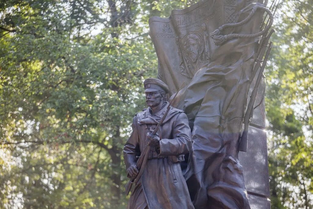 Памяти героев первой. Героям первой мировой войне в Пскове. Монумент героям первой мировой войны Псков. Памятник первой мировой войне на Поклонной горе. Памятники героям первой мировой войне 1914-1918 в Воронеже.