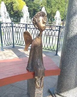 Памятник в измайловском парке ангел