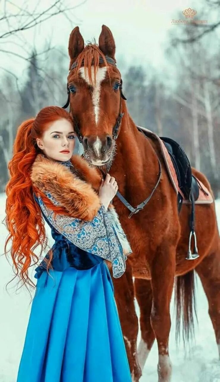 Фотосессия с лошадьми. Рыжая девушка на коне. Девушка с лошадью.