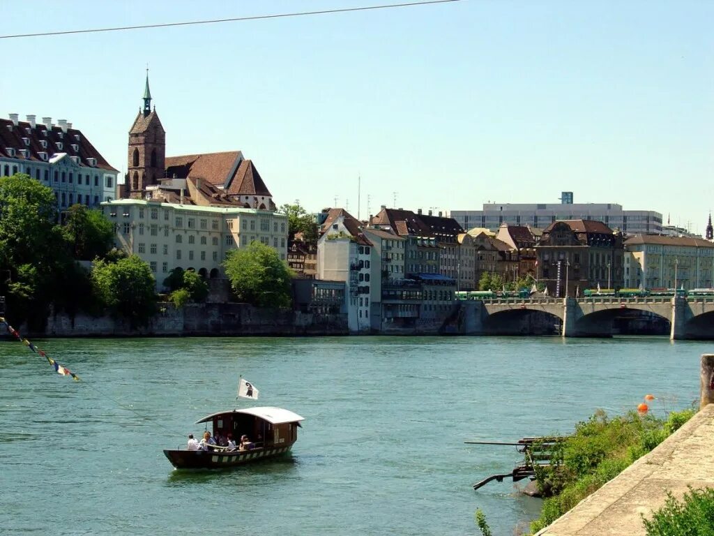 Рейн протекает через. Река Рейн в Швейцарии. Река Рейн в Германии. Базель Швейцария. Рейн Швейцария Германия.