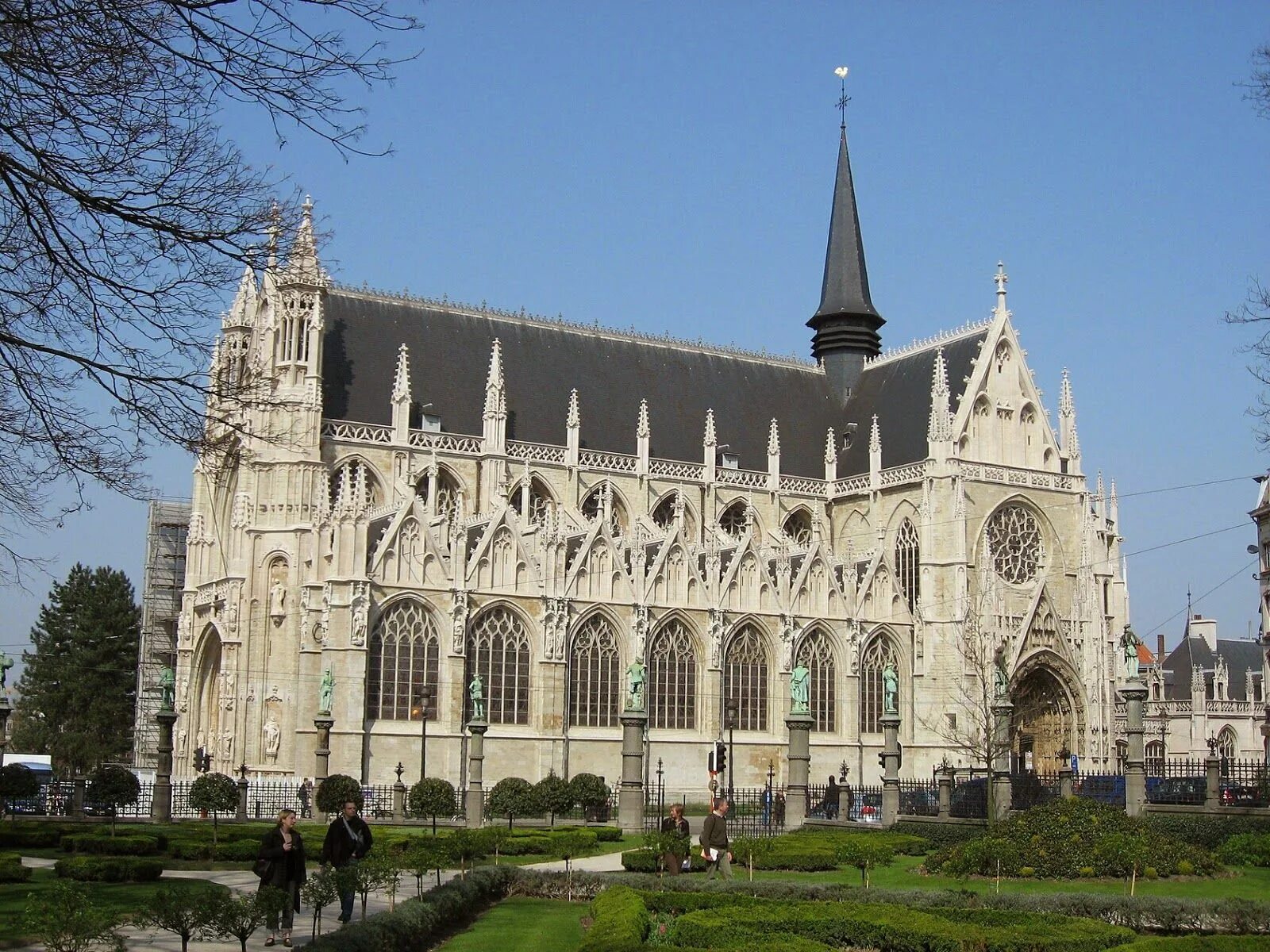 Famous cathedral. Неоготика в архитектуре 19 века. Неоготика в архитектуре 19 века в России. Здания Вашингтон неоготика.