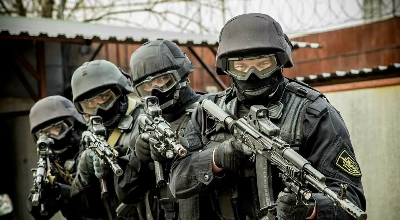 Собр альфа спецназ. Чвк с ак 105. Омон собр фсб. Альфа спецназ собр фсб. Спецназ.