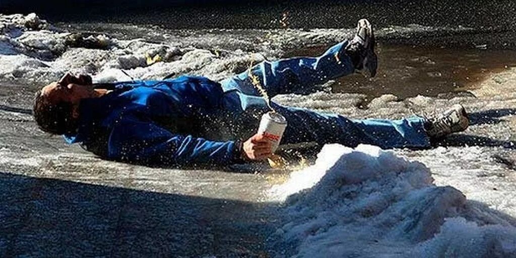 Кот без сил. Кирпич на голову прикол. Заработался совсем. Совсем упал. Человек который подскользнулся.