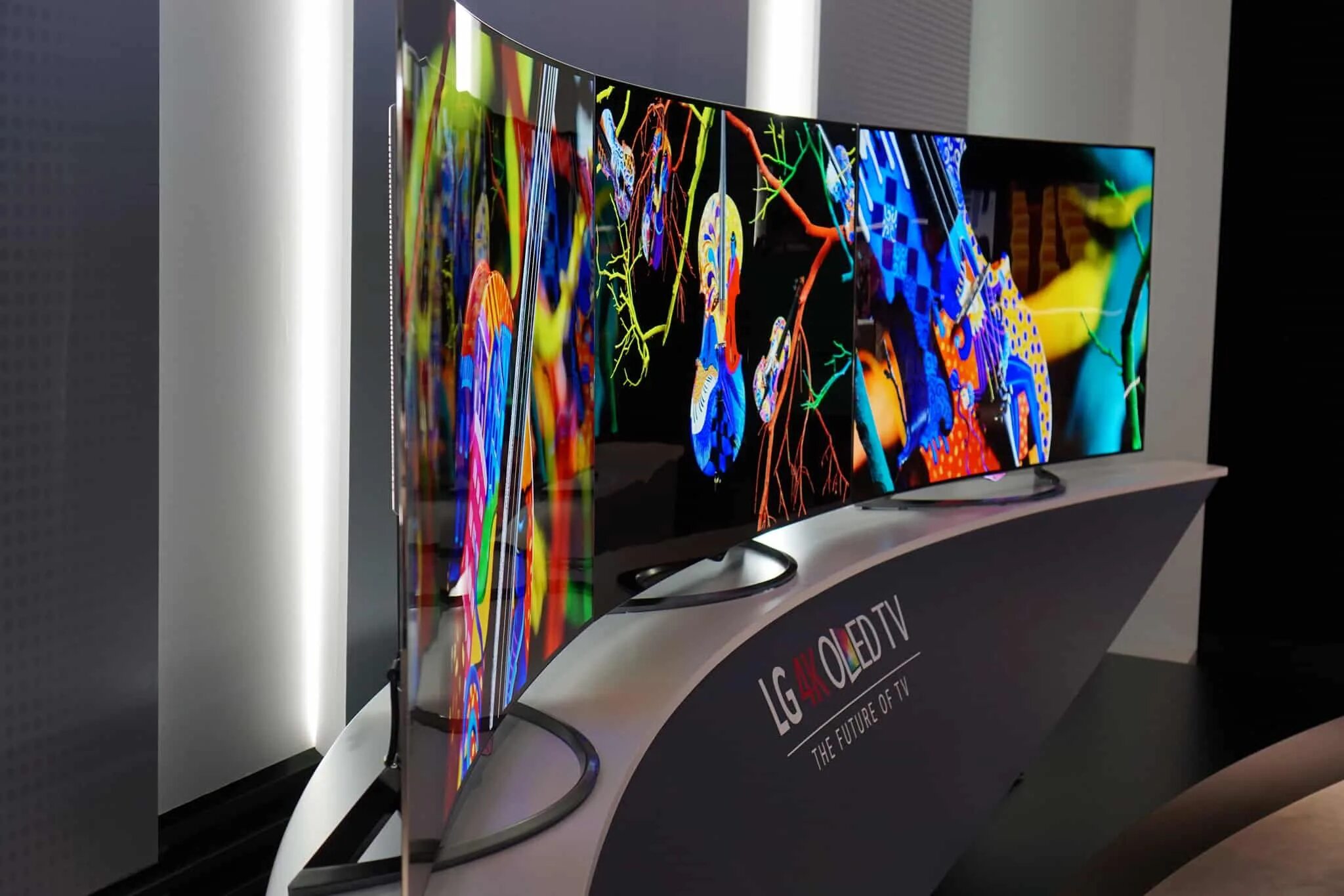 Телевизоры модели 2023 года. 4k OLED-экраны. 4к 32 дюйма OLED монитор. LG OLED g2 2022. Led телевизор олед телевизор.