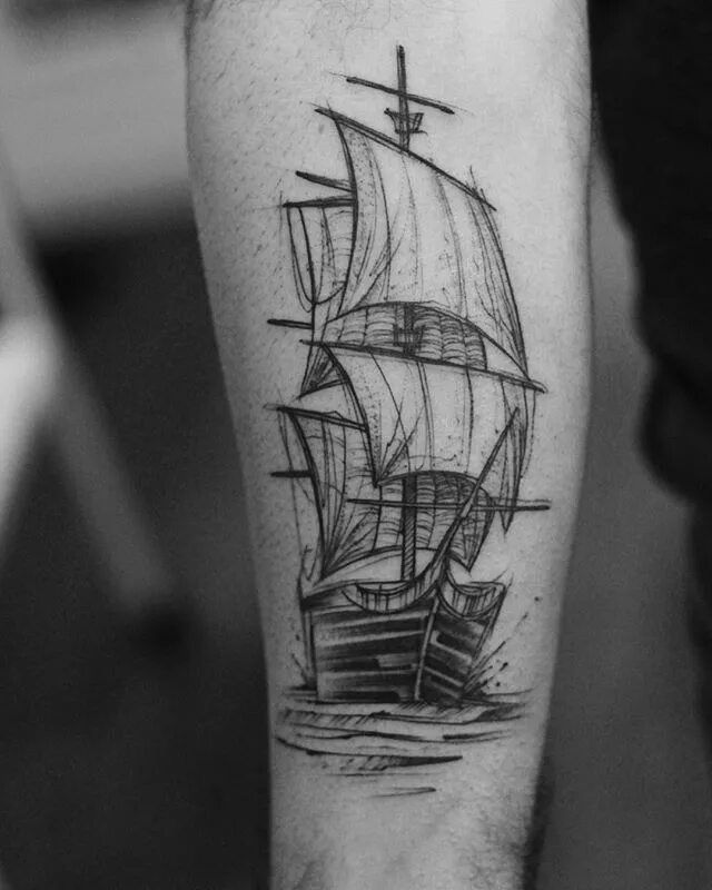 Тату корабль. Тату морская тема на предплечье мужские. Татуировка корабль с парусами. Тату пиратский корабль. Тату корабля на руке.