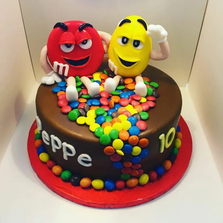 Торт эм энд эмс. Торт m&amp;m. украшение торта m m&#039;s. торт ммдемс для мальчика.