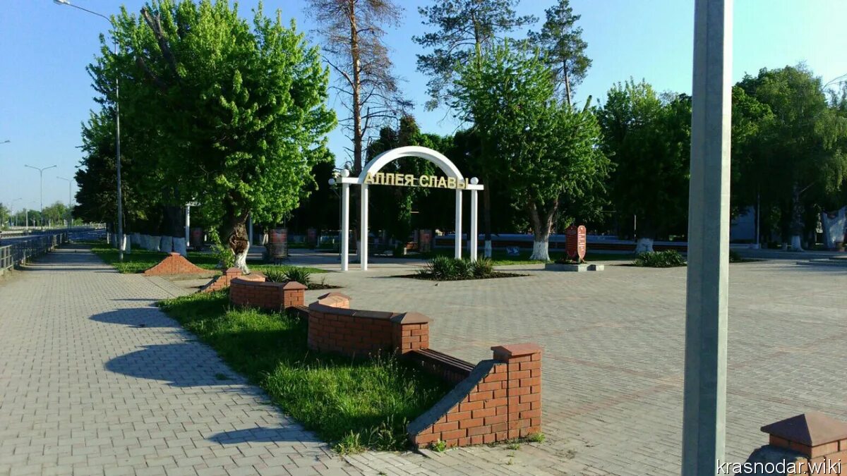 Ст динская комсомольский парк. Комсомольский парк краснодарский край. Ст динская комсомольский парк. Парк в станице динская краснодарский край. Парк динская краснодарский край.