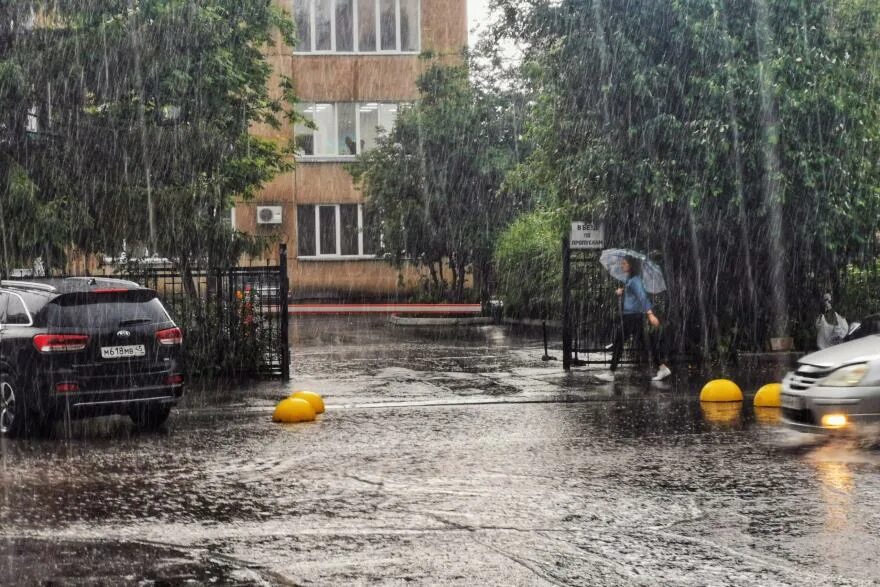 Гроза белгород. Новороссийск гроза и сильный дождь. Ливень в белореченске. Тула затопило красноармейский. Ливень в липецке.