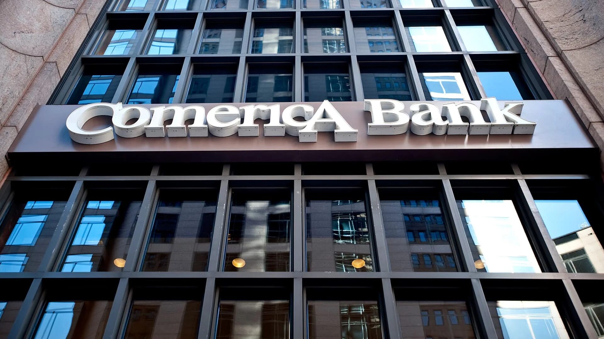 Bank based. Комерика-банк-тауэр. comerica. comerica incorporated. коммерческие банки сша unit banks 20 век.