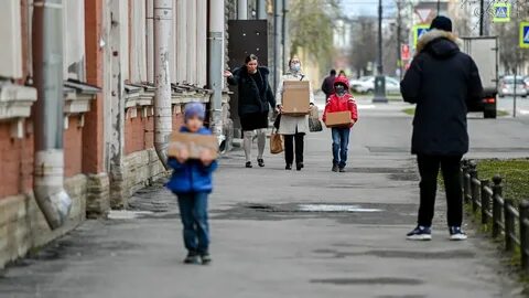 Россияне половиной