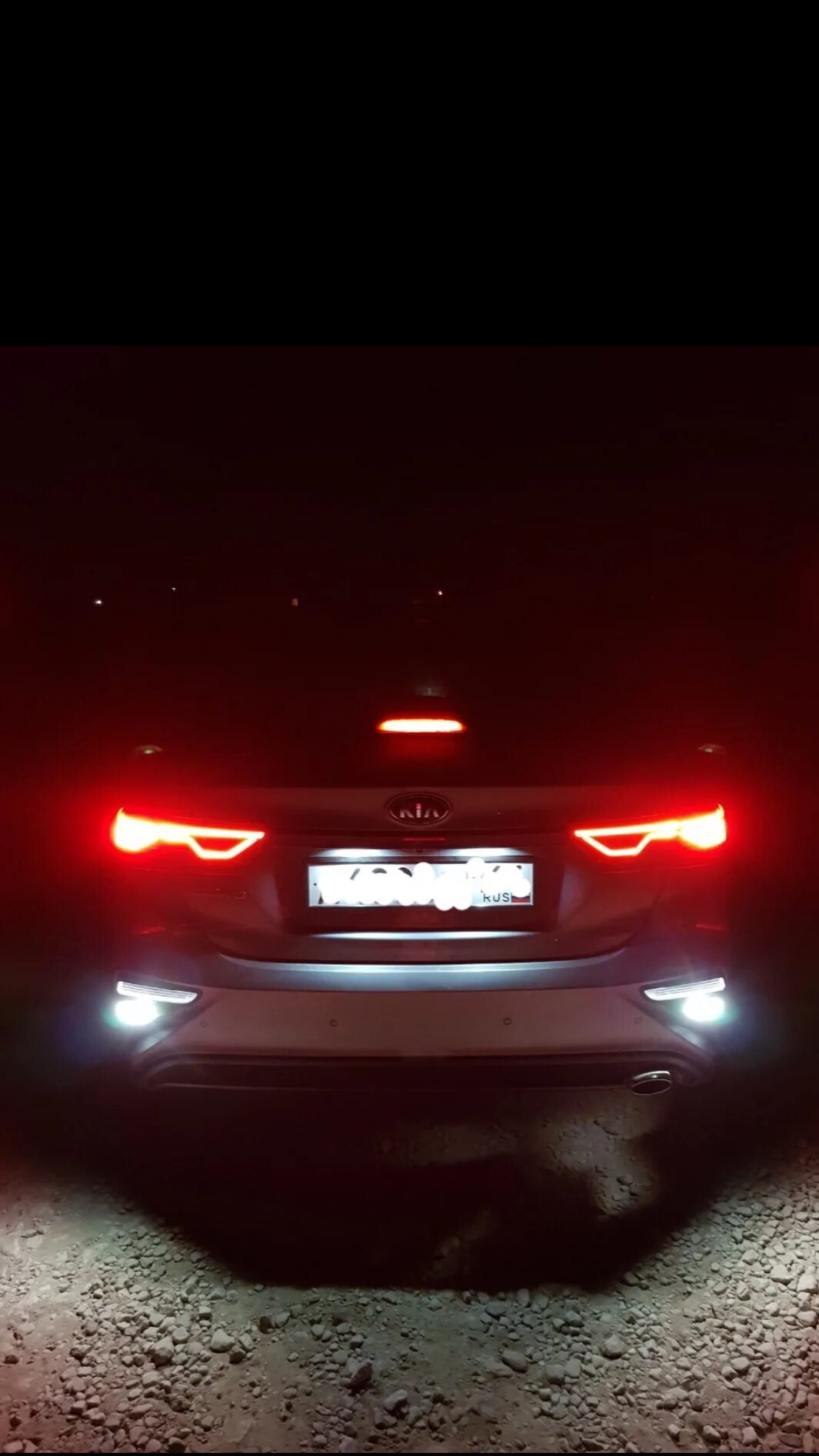 Philips ultinon essential h4. Цоколь в поворотник киа церато 4. Стоп сигнал на kia ceed. Kia cerato 2020 светодиодные фонари. Лампочка ближнего света.