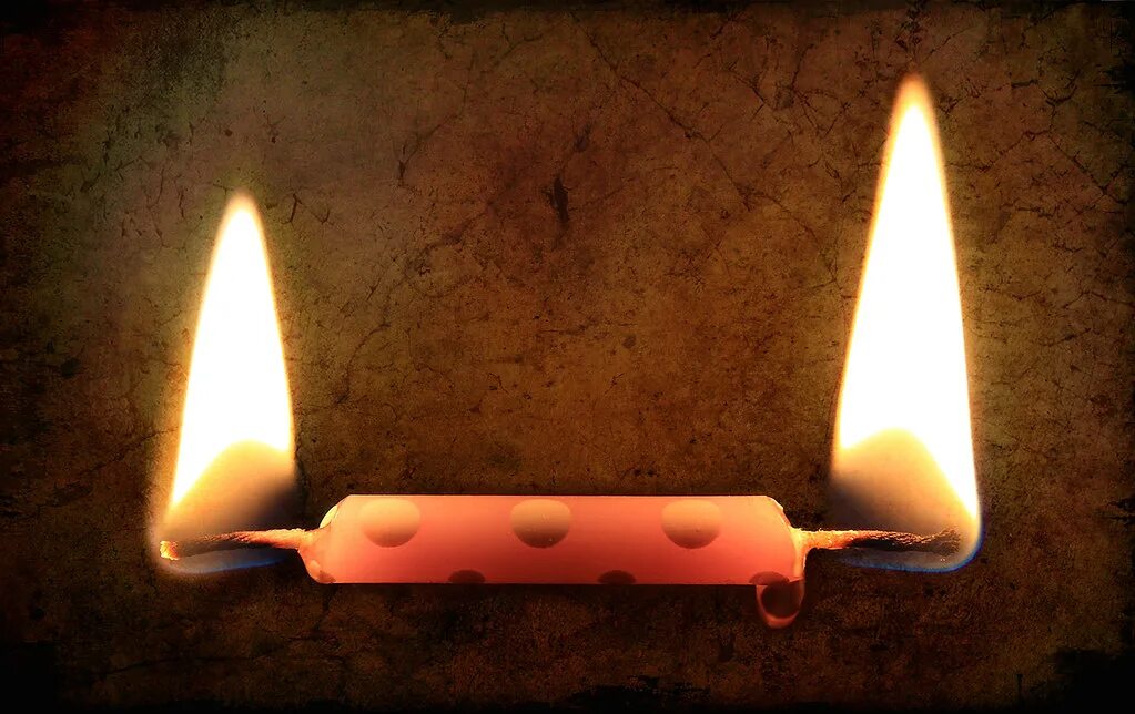 Burning the candle at both ends. Аксиома свечи. Burn rate. Burn the Candle at both ends. Candle burned.