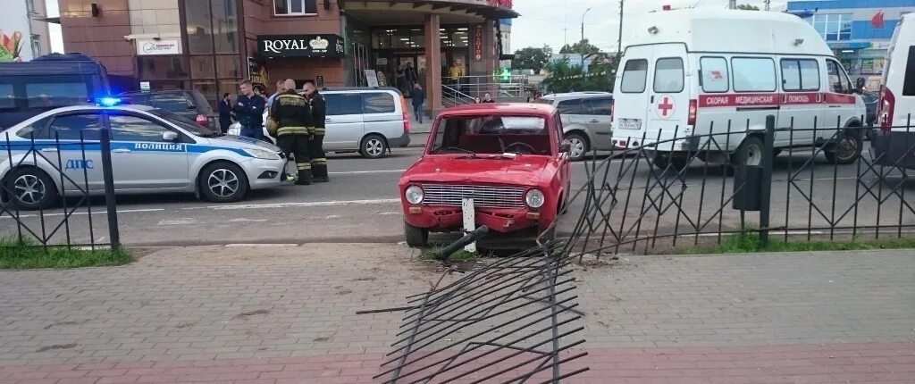 Водитель балабаново. Балабаново сбили пешехода женщину. Водитель балабаново. Водитель балабаново. Авария в балабаново 8 декабря 2018 года.