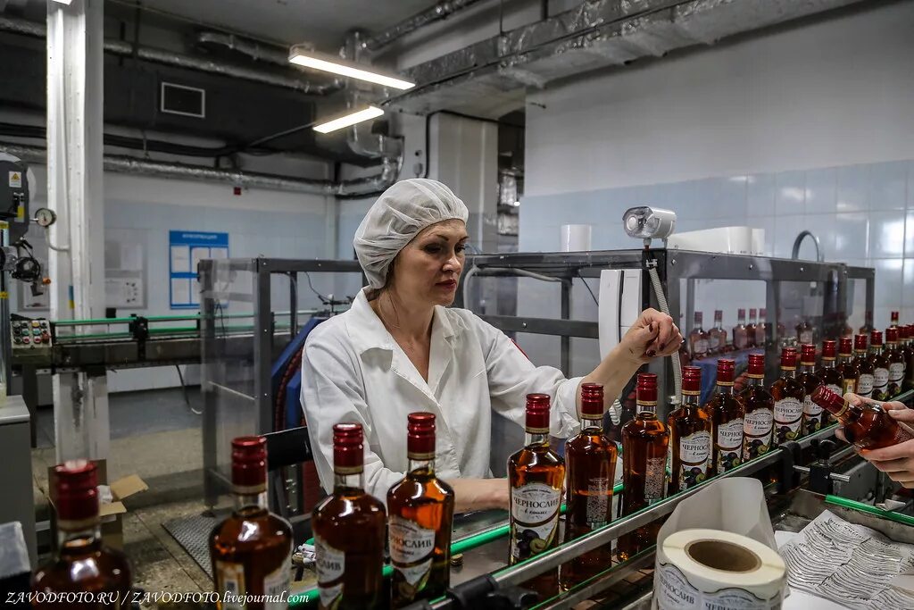 Альфа люкс спиртзавод ульяновск. Мариинский ликеро-водочный завод белуга. Вакансии ликероводочный завод ульяновск. Ликероводочный завод нижнекамск. Ульяновский ликеро-водочный завод.