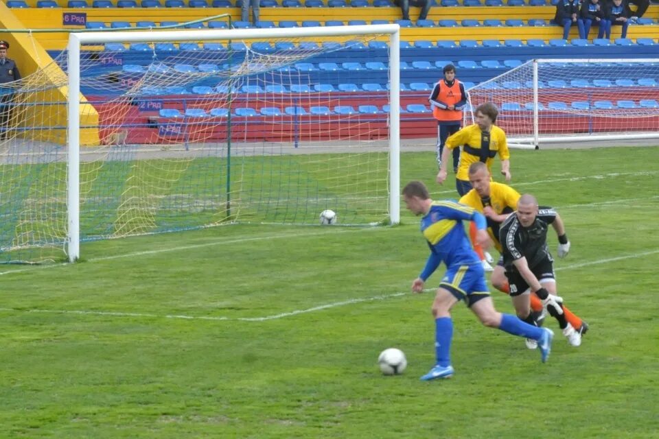 Фк астрахань. Сайт фк астрахань. Фото футболистов из астрахани. Футбольный клуб астрахань. Фк астрахань официальный сайт.