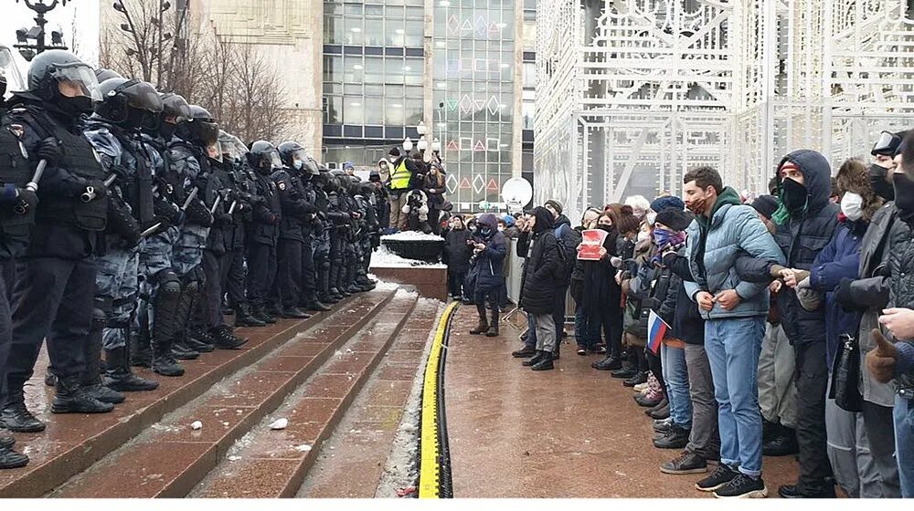 Москва протесты ОМОН 2021. ОМОН на митинге 23 января 2021. Протесты в России сейчас в Москве. Митинги январь 2021