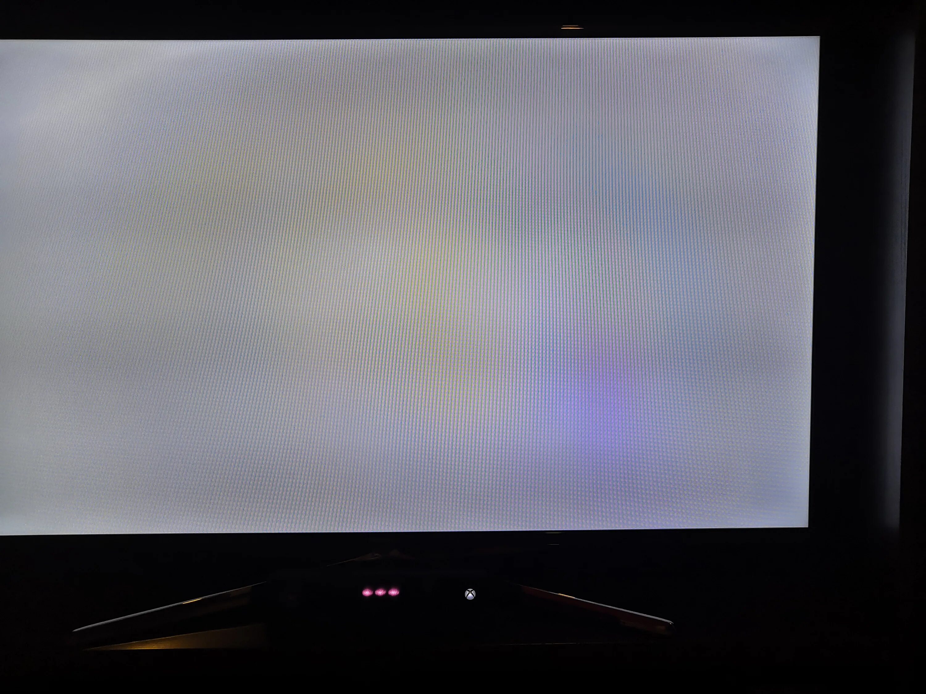 Причина темного экрана телевизора. Экран телевизора Samsung 7000. Пятна на телевизоре Samsung. Экран на самсунг телевизор ЖК. Темные пятна на телевизоре Samsung.