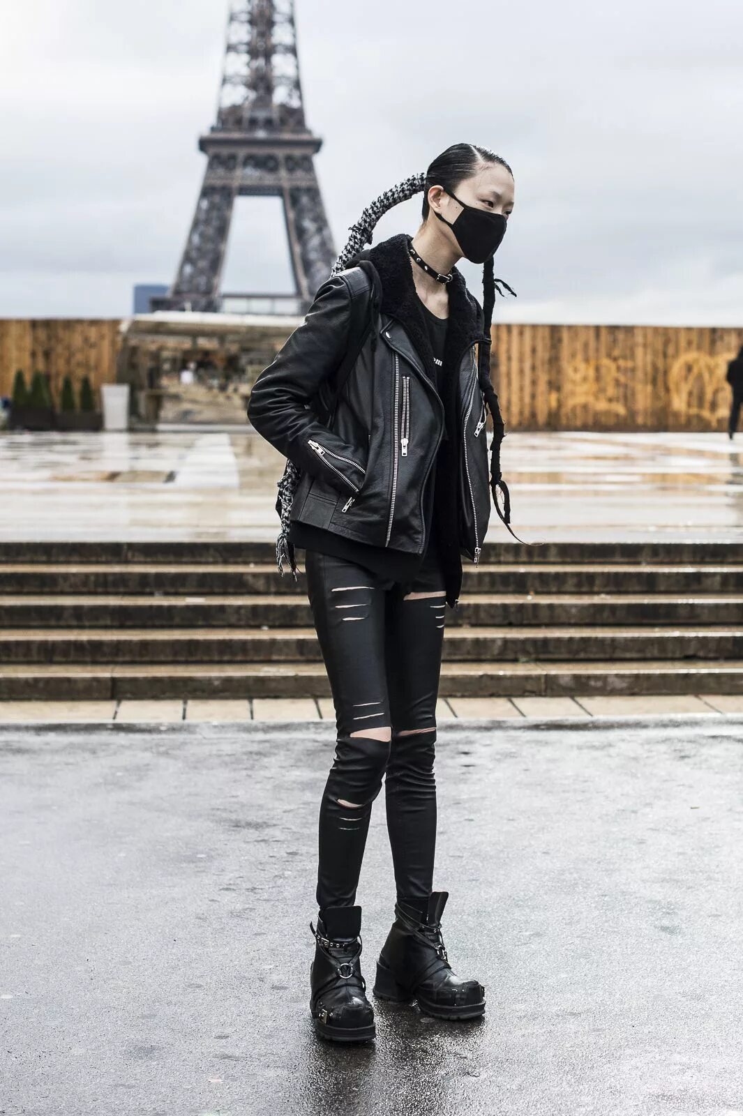 Барселона средневековый квартал. Харадзюку токио. Street goth. Гот улица. Уличные готы стиль одежды.