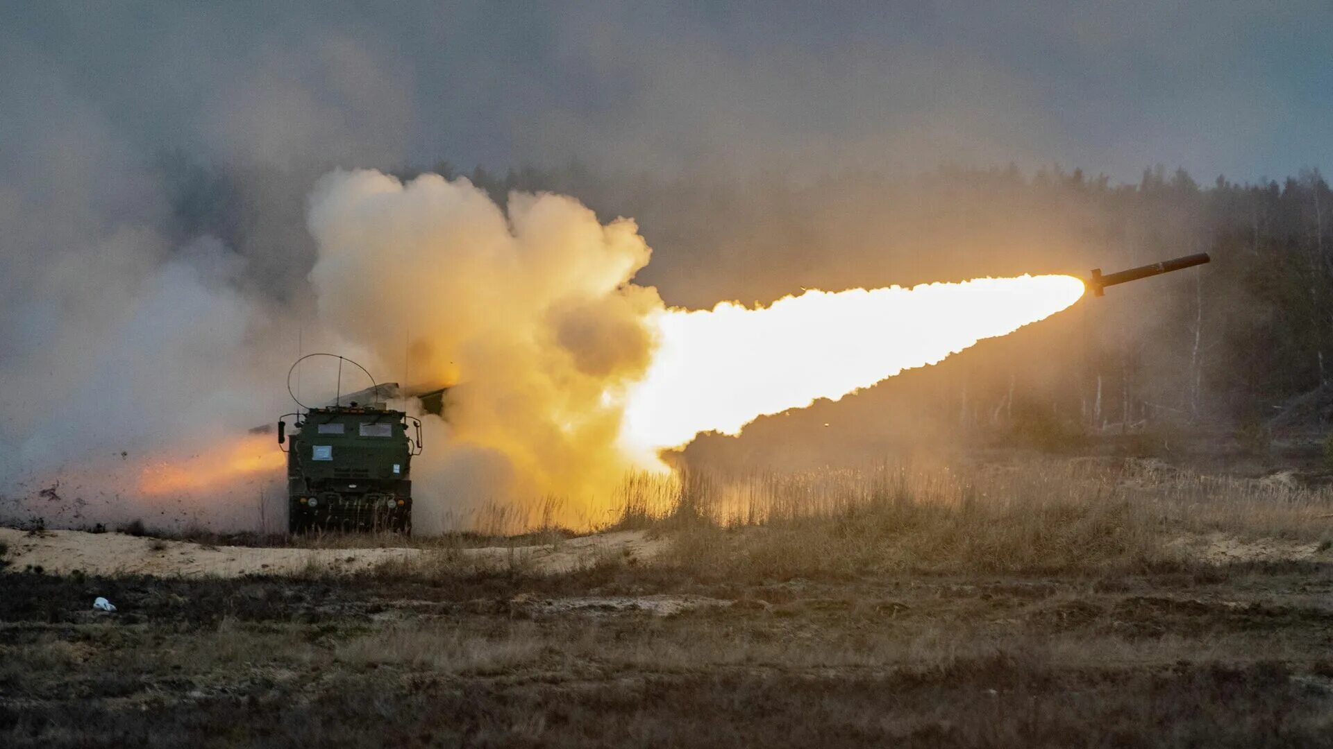 Мста б выстрел. Уничтоженная артиллерия. Сбитый артиллерией. M777 howitzer. Уничтоженная техника всу мариуполь.