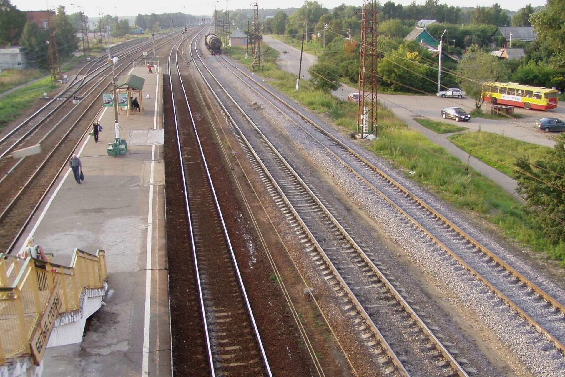 Станция барыбино вокзал. Павелецкое направление белые столбы. Платформа белые столбы. Белая столбовая станция электричка. Белые столбы московская область.