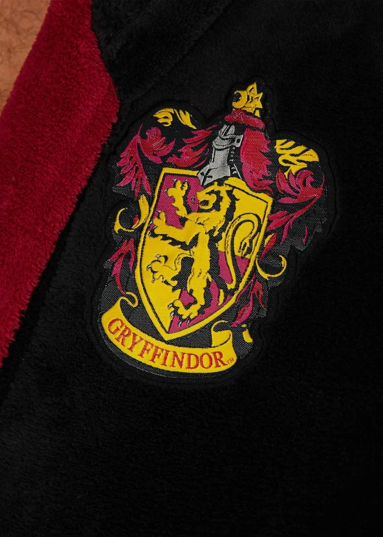 Гриффиндор слизерин пуффендуй когтевран герб. Гриффиндор лев арт. Почему гриффиндор. Гриффиндор слизерин пуффендуй когтевран. Гриффиндор слизерин пуффендуй когтевран цвета.