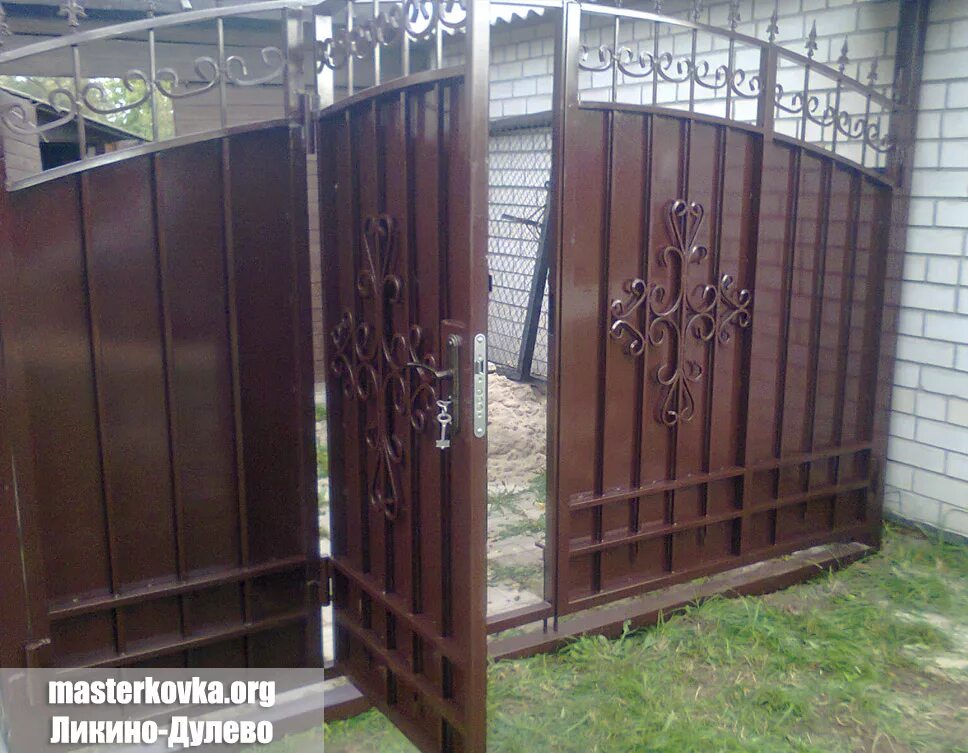 ворота железные бу. ворота со встроенной калиткой. кованые ворота ишеева. дачные ворота. кованые ворота v-187 (1 кв.