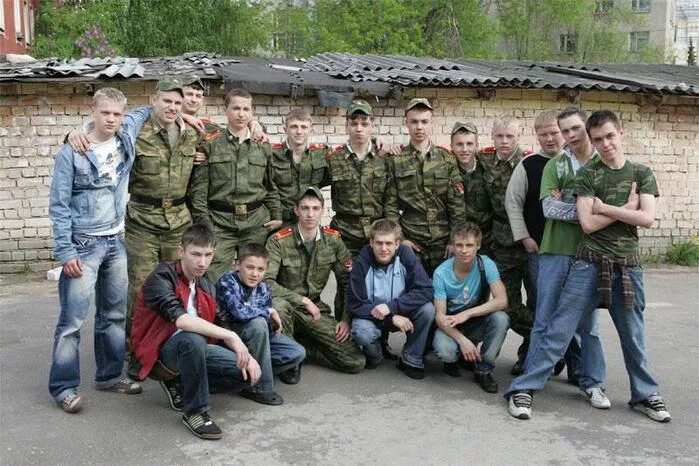 В каком городе снимали кадетство. Кадетство суворовское училище. Кадетство за кадром. Сериал кадетство за кадром. Александр головин кадетство.