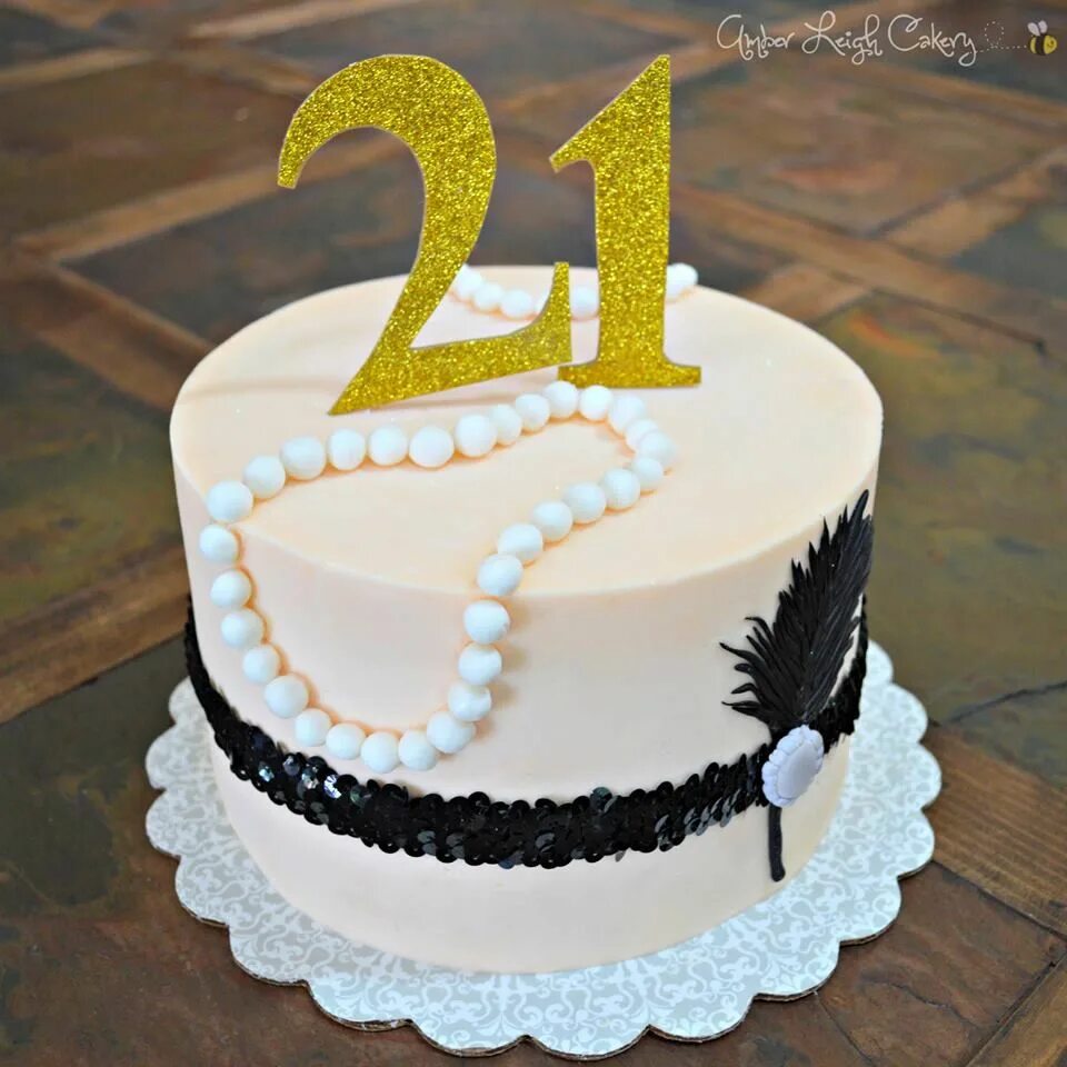 Торт девушке 22. Украшение торта на 20 лет. Торт на 20 лет девушке. Тортик на день рождения 21 год. Торт на день рождения 20 лет девушке.