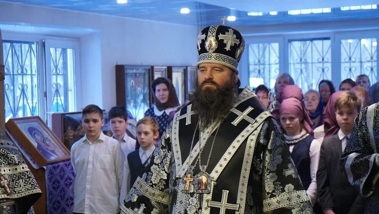 богослужение в храме в старых черемушках